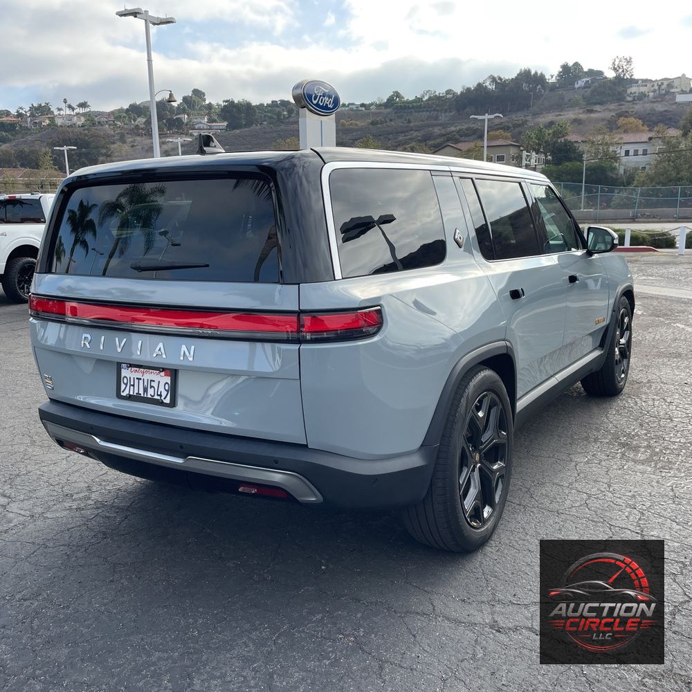 2023 Rivian R1S Adventure Quad-Motor