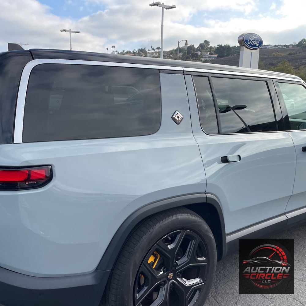 2023 Rivian R1S Adventure Quad-Motor