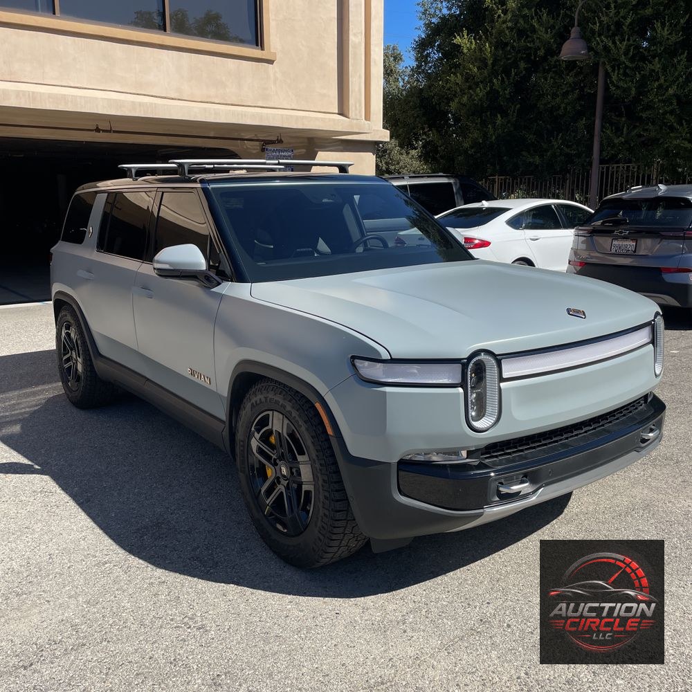 2023 Rivian R1S Adventure Quad-Motor