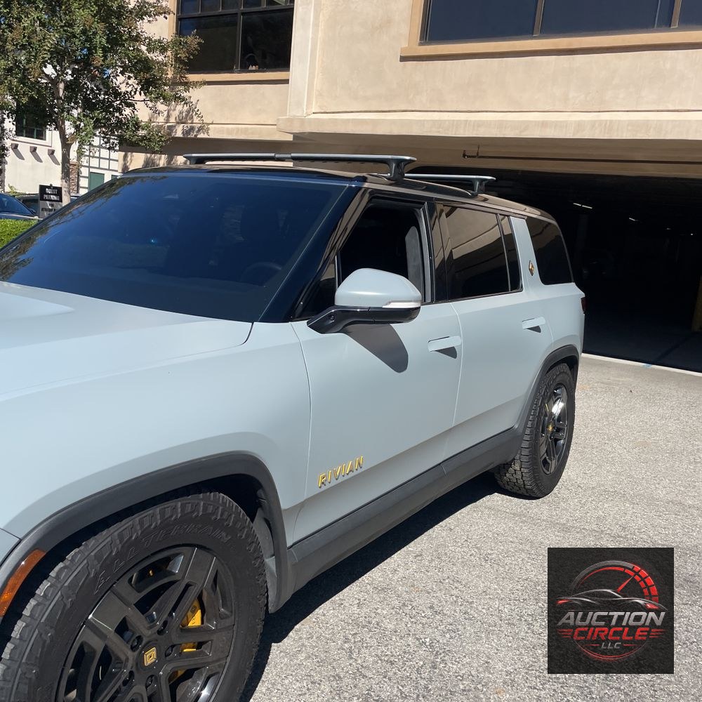 2023 Rivian R1S Adventure Quad-Motor