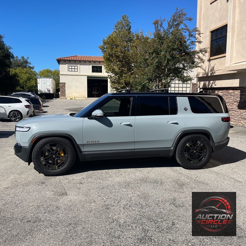 2023 Rivian R1S Adventure Quad-Motor