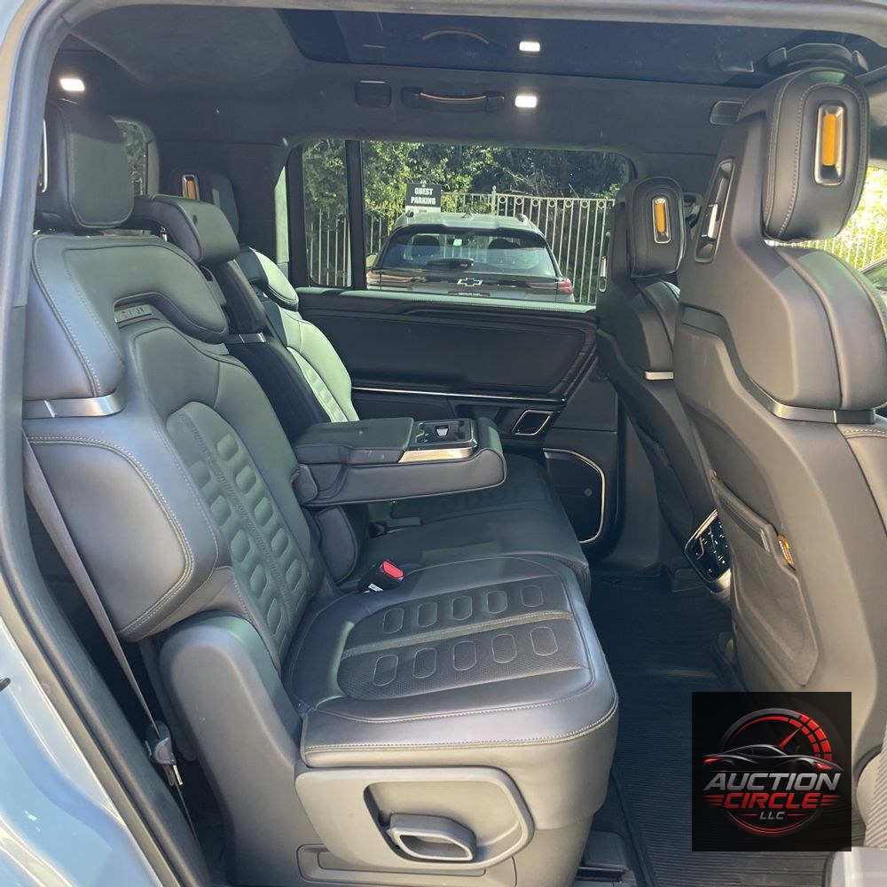 2023 Rivian R1S Adventure Quad-Motor