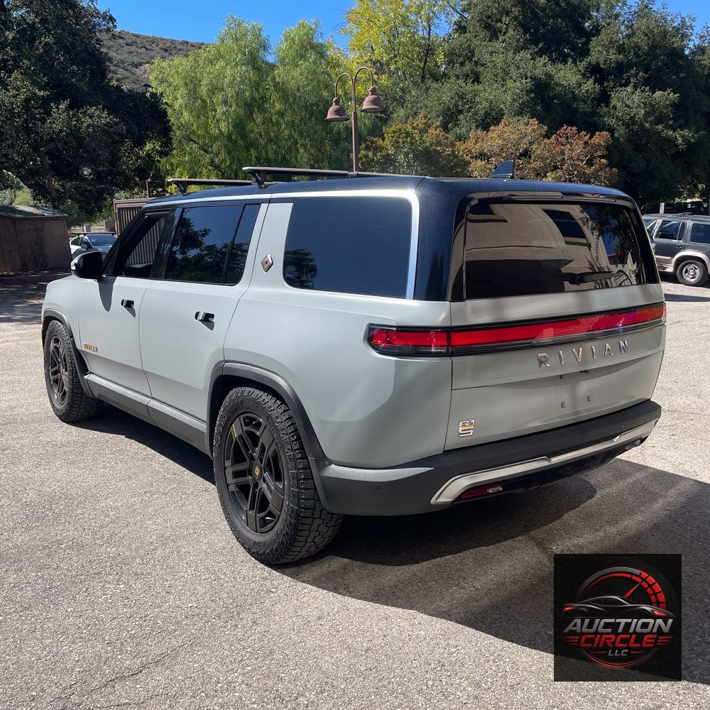 2023 Rivian R1S Adventure Quad-Motor
