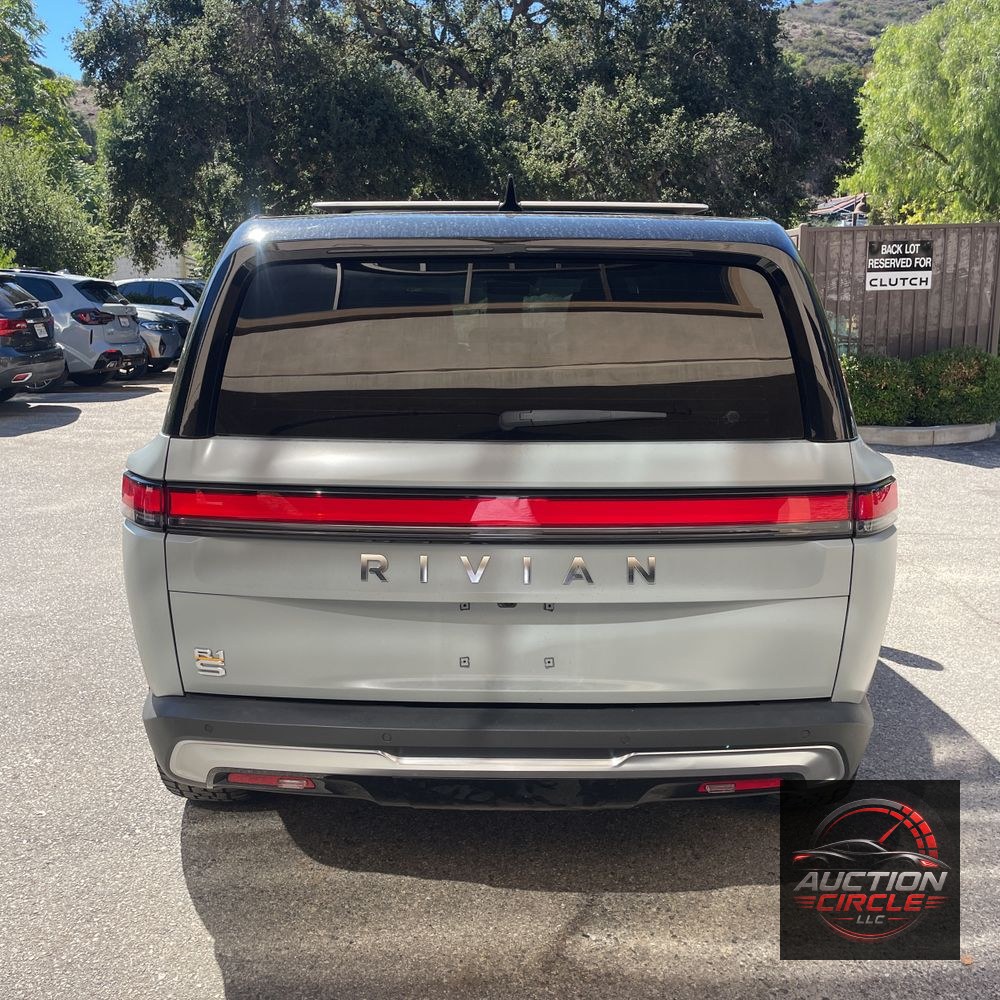 2023 Rivian R1S Adventure Quad-Motor