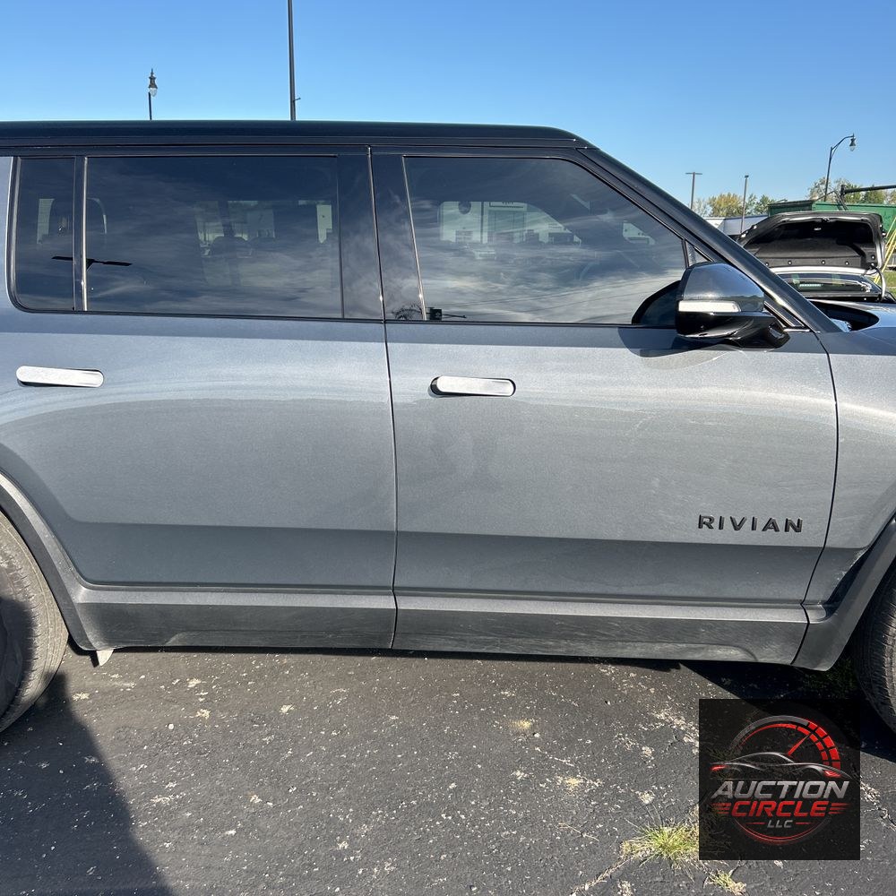 2024 Rivian R1S Adventure Dual-Motor