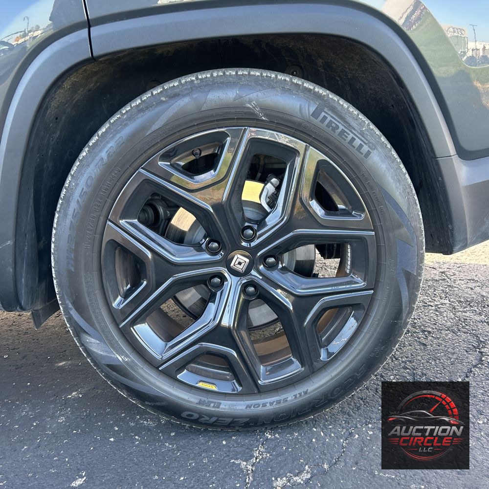 2024 Rivian R1S Adventure Dual-Motor