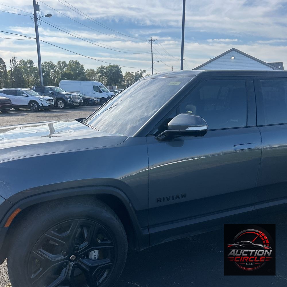 2024 Rivian R1S Adventure Dual-Motor