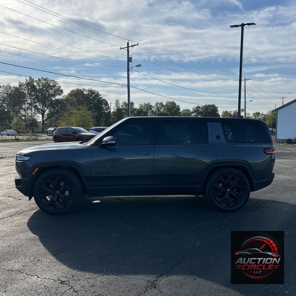 2024 Rivian R1S Adventure Dual-Motor