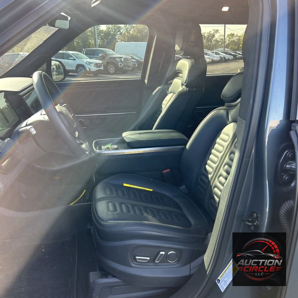 2024 Rivian R1S Adventure Dual-Motor