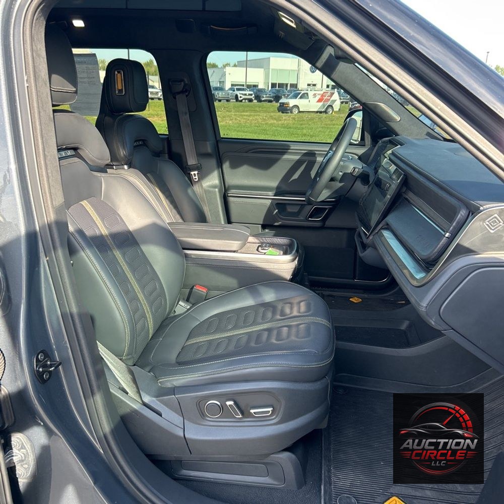 2024 Rivian R1S Adventure Dual-Motor