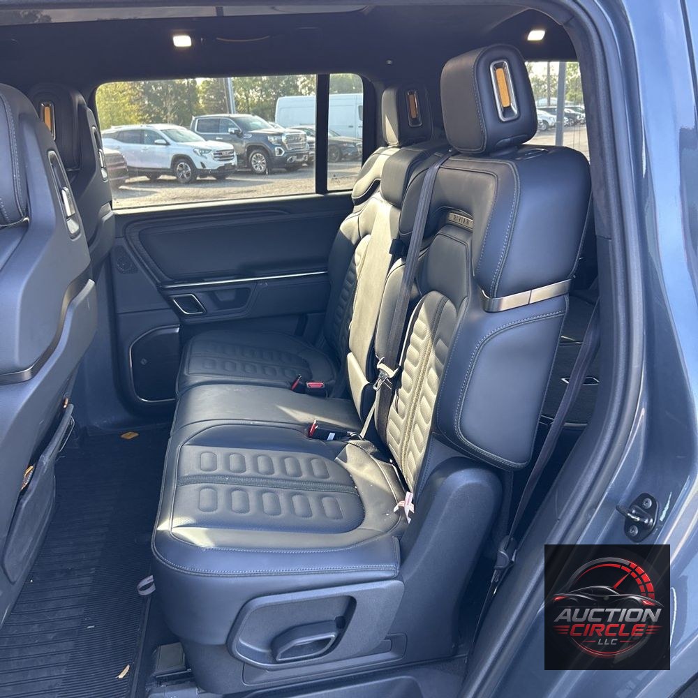 2024 Rivian R1S Adventure Dual-Motor