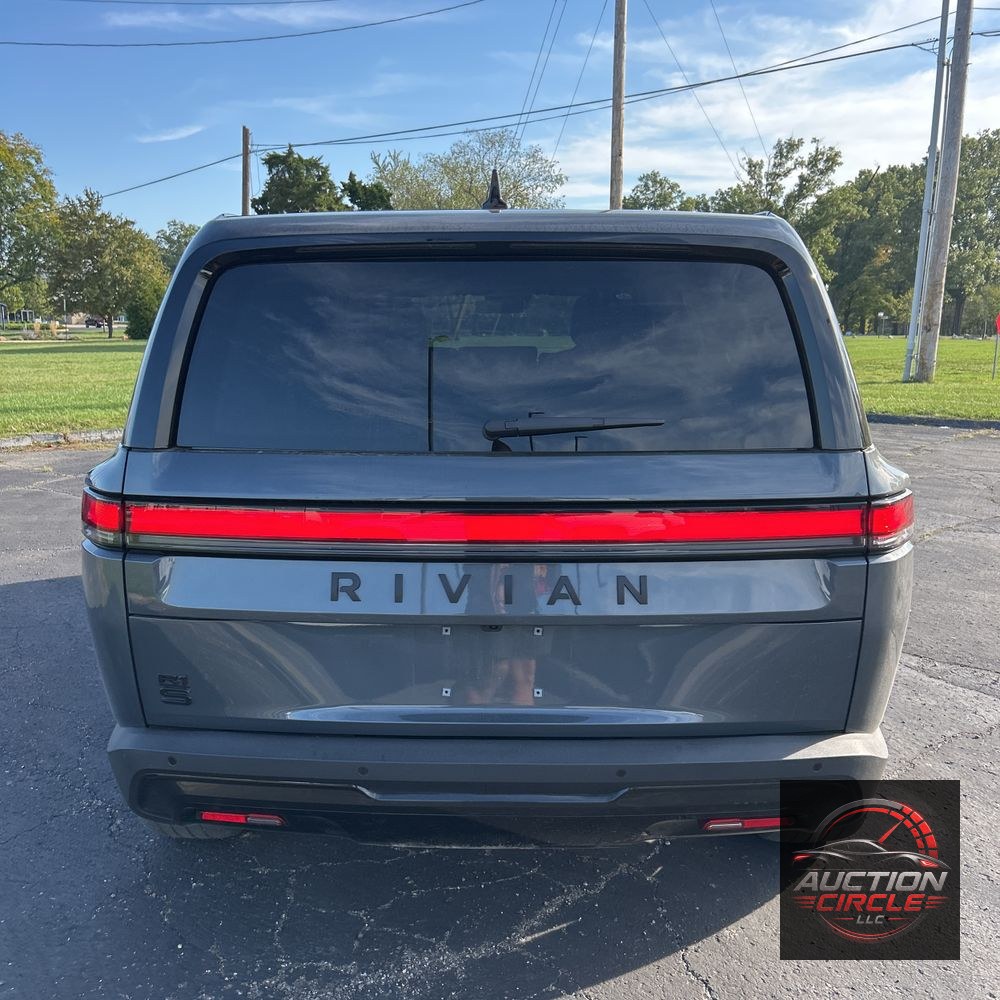 2024 Rivian R1S Adventure Dual-Motor