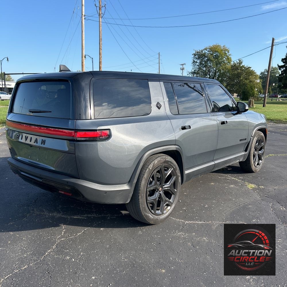 2024 Rivian R1S Adventure Dual-Motor