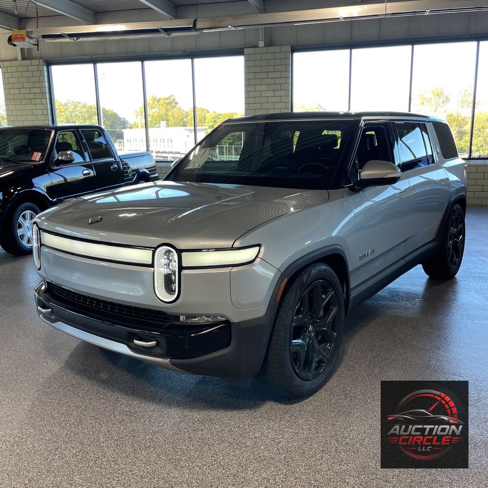 2024 Rivian R1S Adventure Dual-Motor