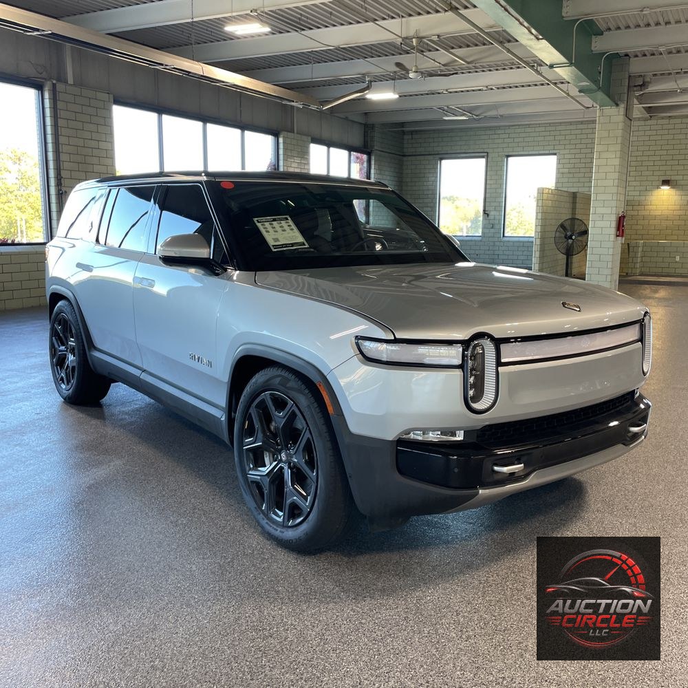 2024 Rivian R1S Adventure Dual-Motor