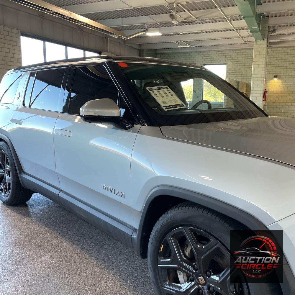 2024 Rivian R1S Adventure Dual-Motor