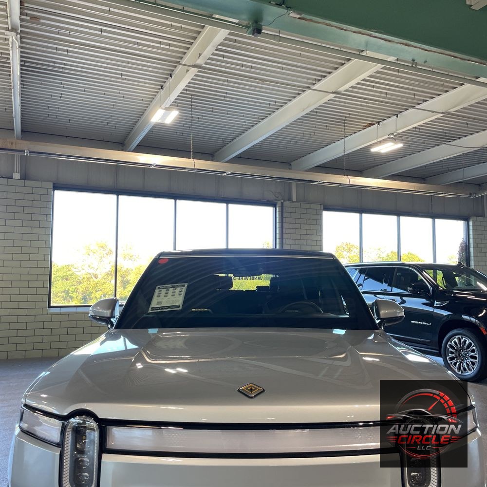 2024 Rivian R1S Adventure Dual-Motor