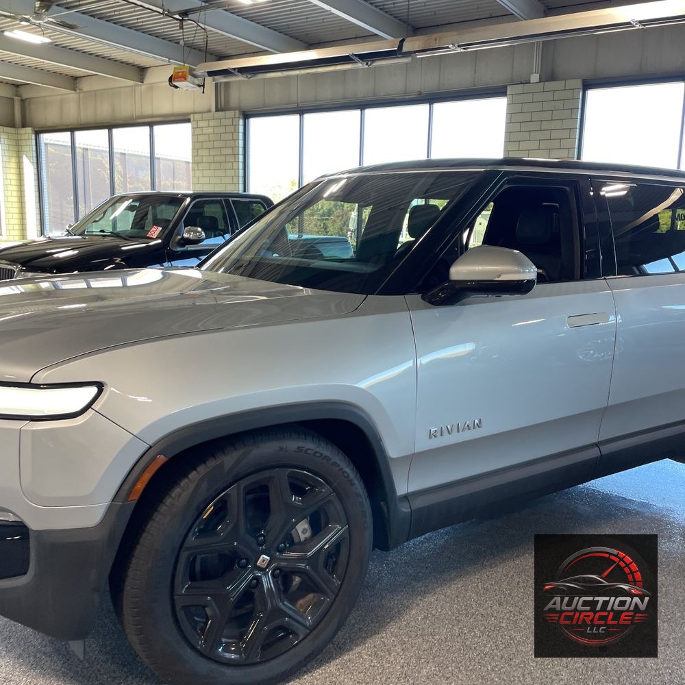 2024 Rivian R1S Adventure Dual-Motor