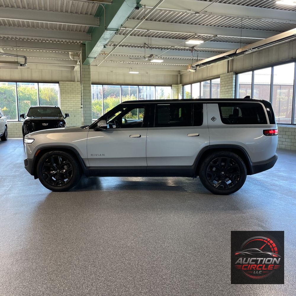 2024 Rivian R1S Adventure Dual-Motor