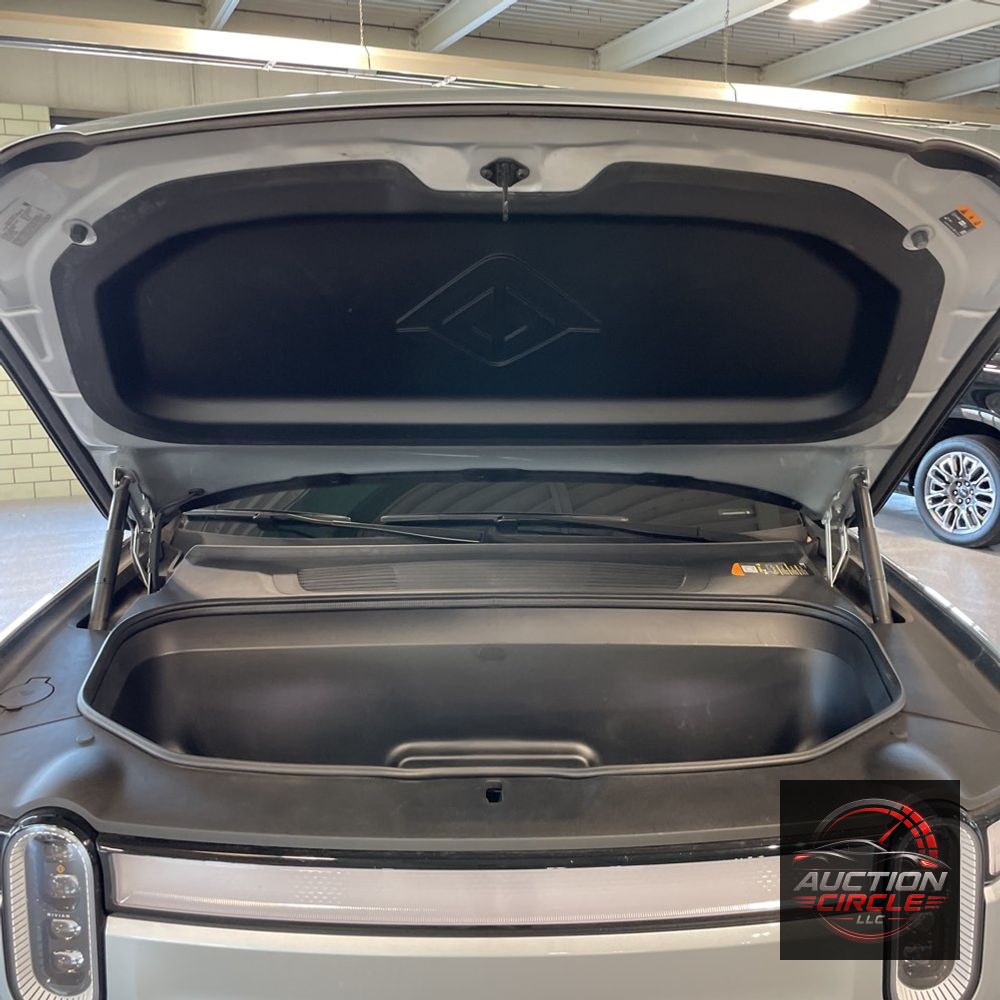 2024 Rivian R1S Adventure Dual-Motor
