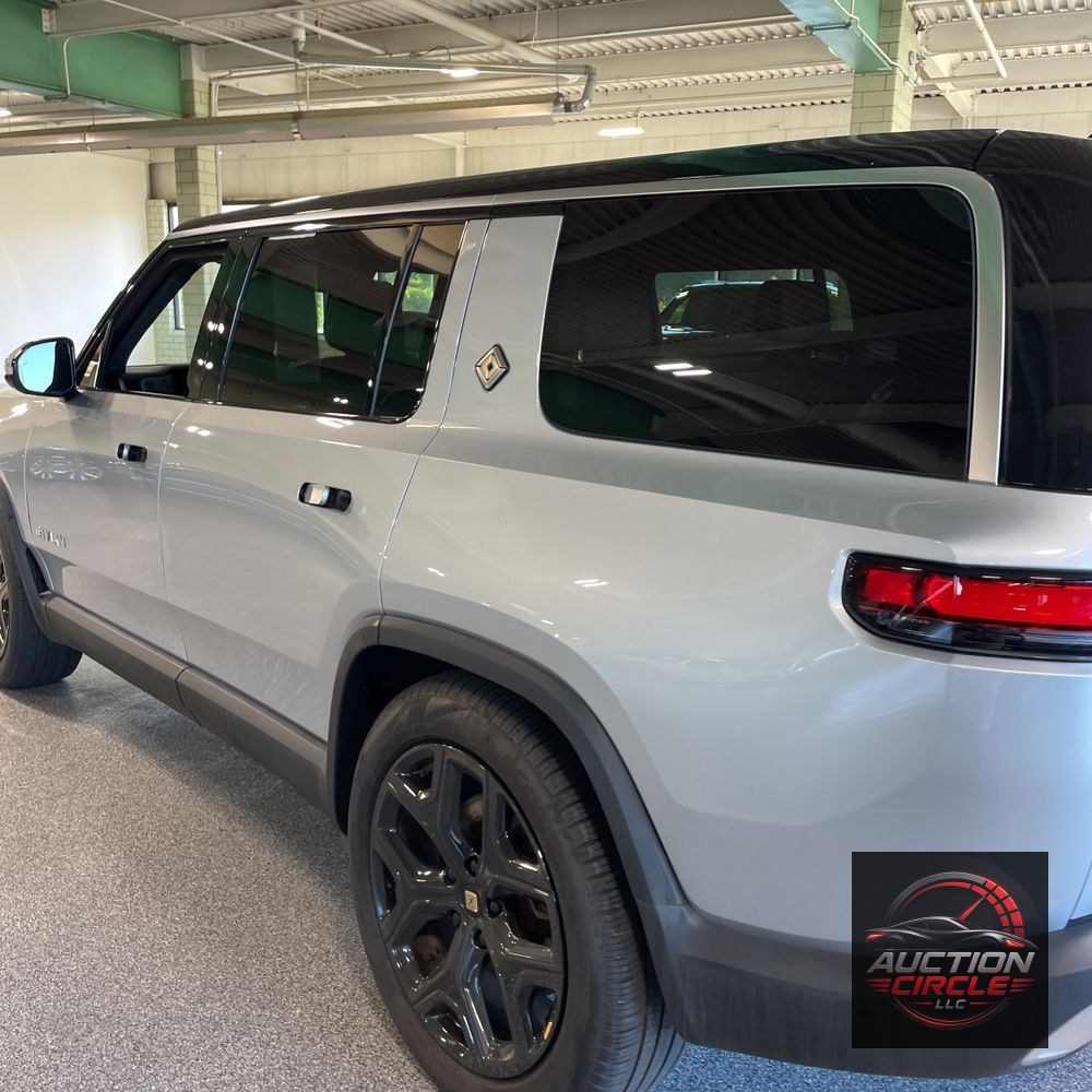 2024 Rivian R1S Adventure Dual-Motor