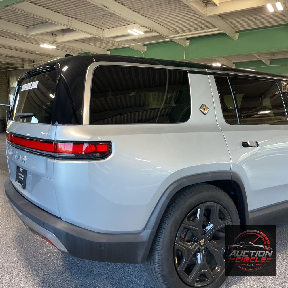 2024 Rivian R1S Adventure Dual-Motor
