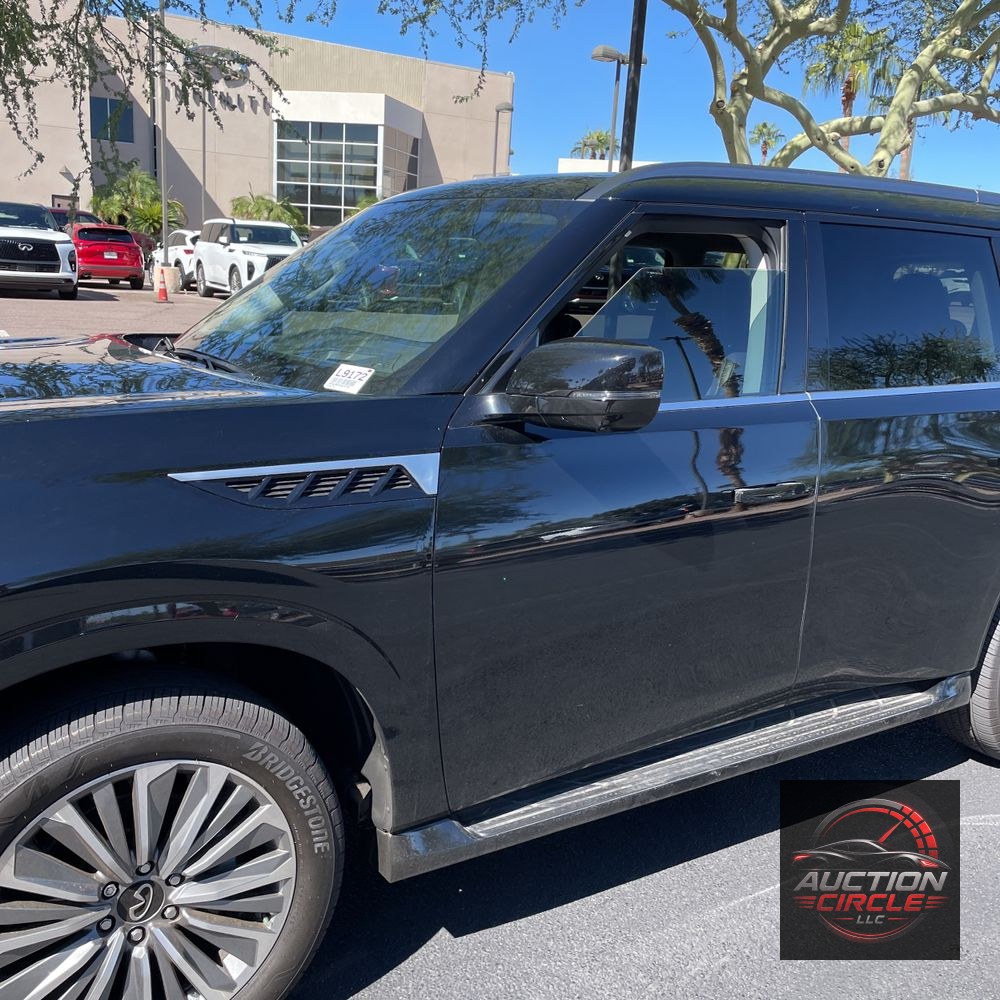2025 INFINITI QX80 Luxe