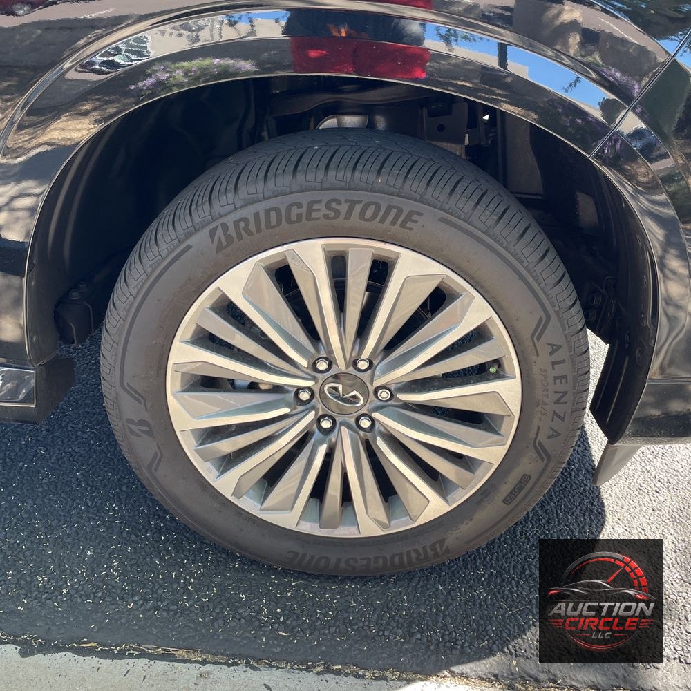 2025 INFINITI QX80 Luxe