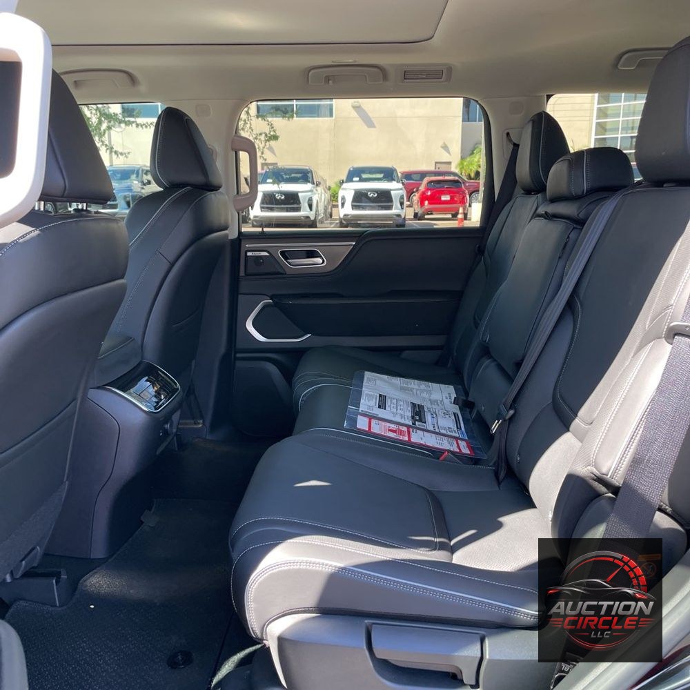 2025 INFINITI QX80 Luxe