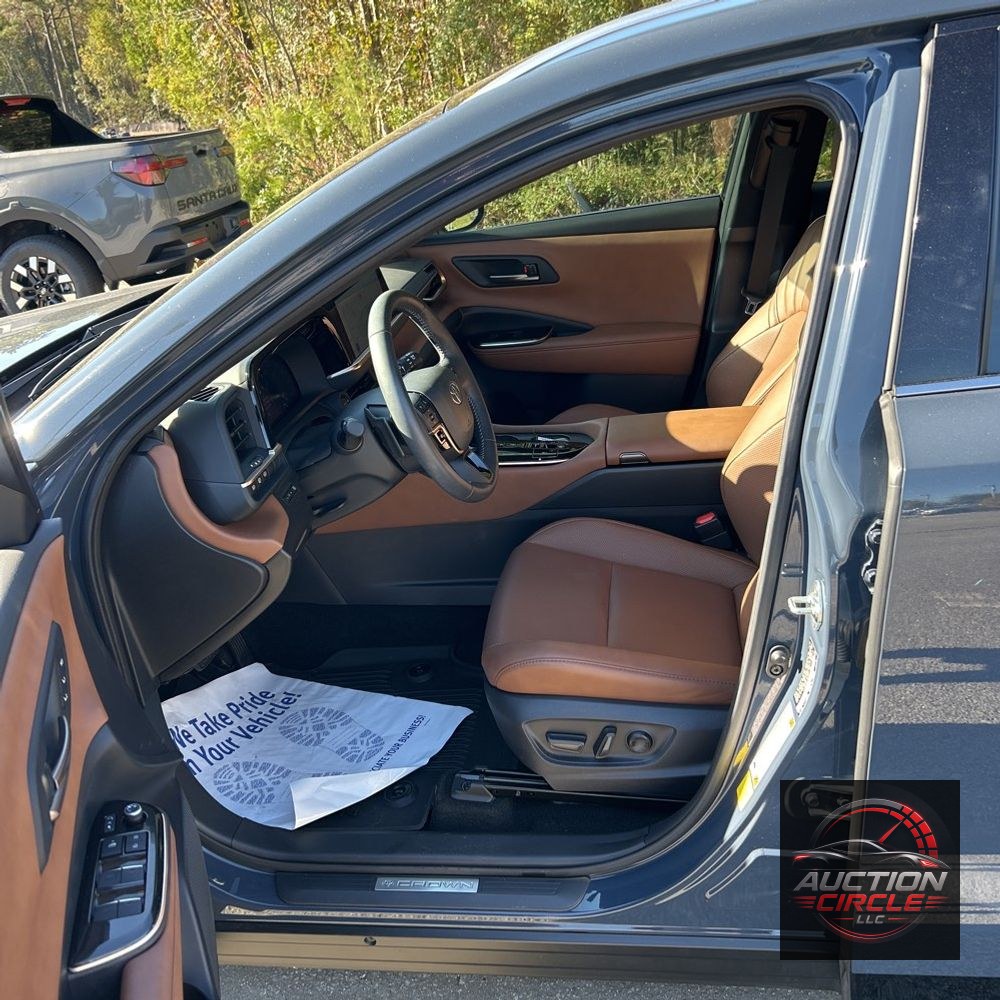 2025 Toyota Crown Signia Limited