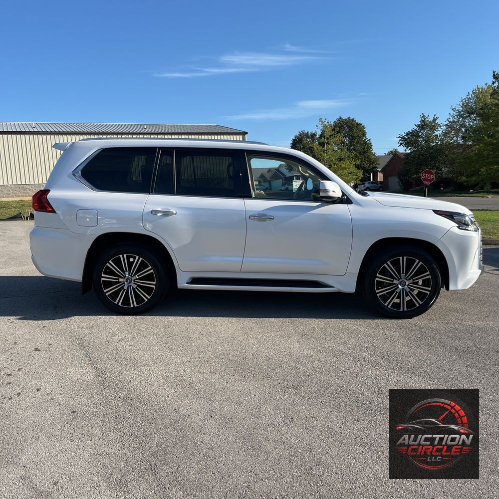 2021 Lexus LX 570 Three-Row