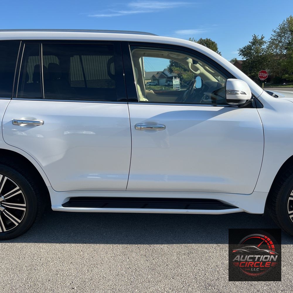2021 Lexus LX 570 Three-Row