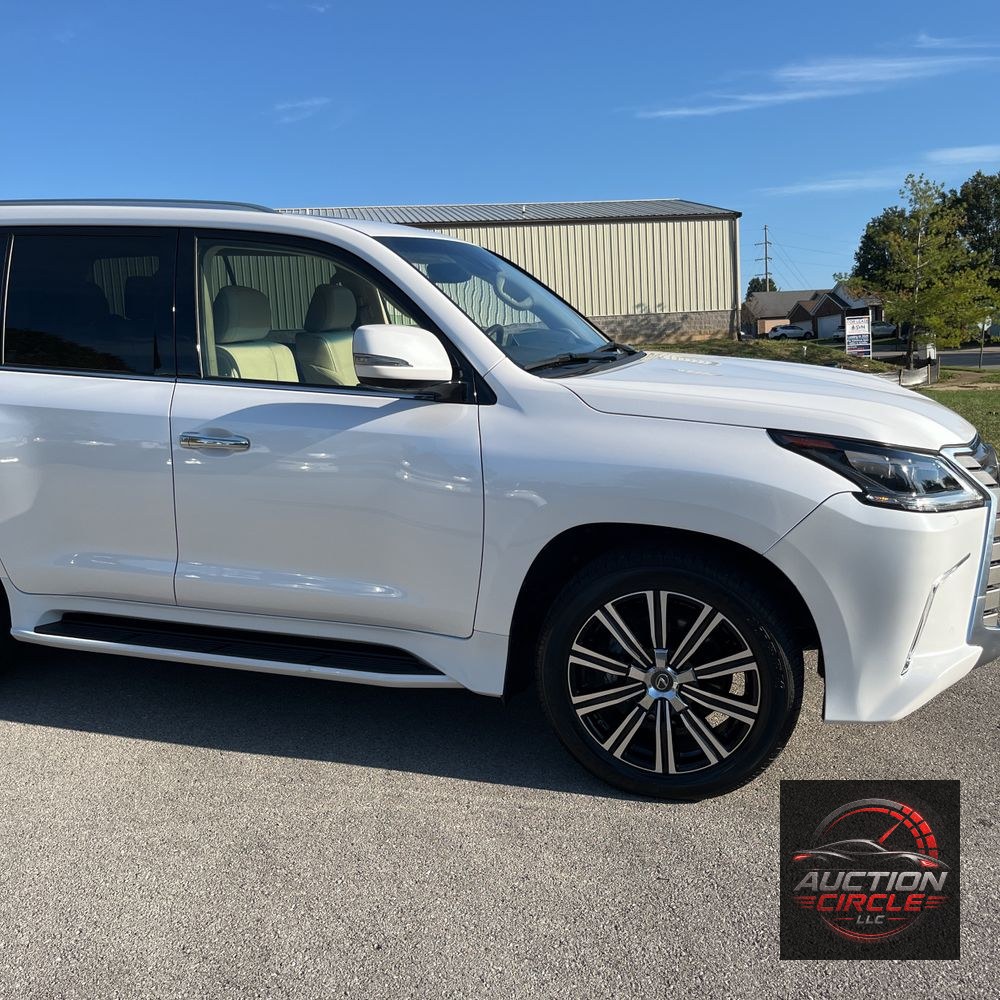 2021 Lexus LX 570 Three-Row