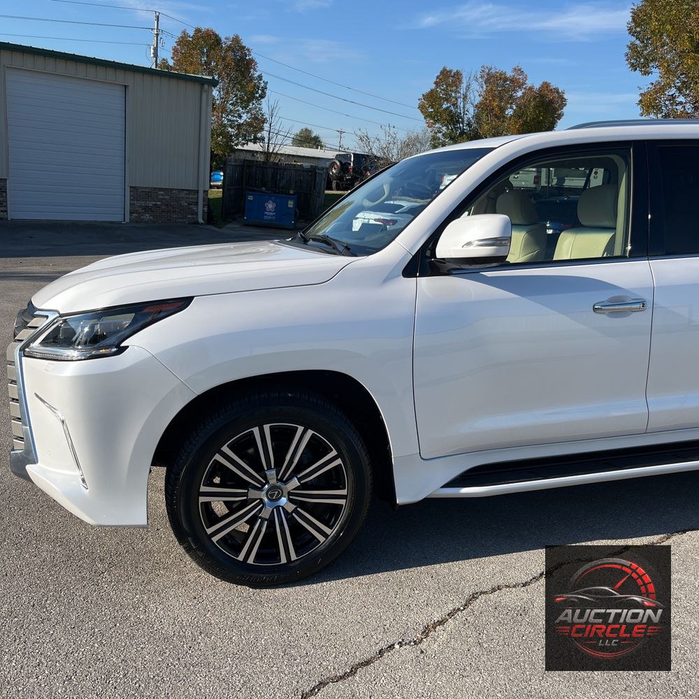 2021 Lexus LX 570 Three-Row