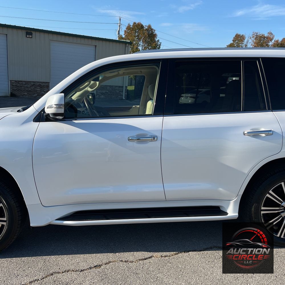 2021 Lexus LX 570 Three-Row