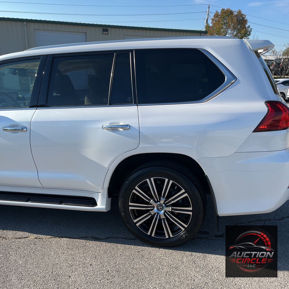 2021 Lexus LX 570 Three-Row