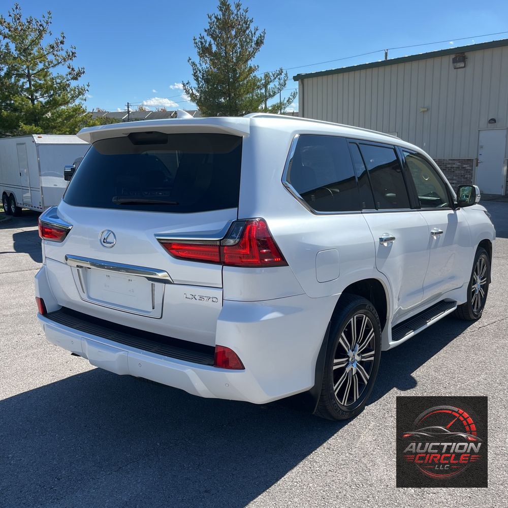 2021 Lexus LX 570 Three-Row