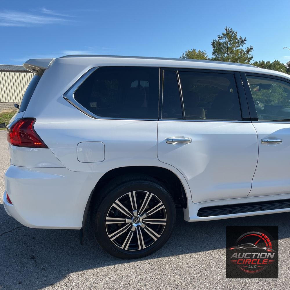 2021 Lexus LX 570 Three-Row