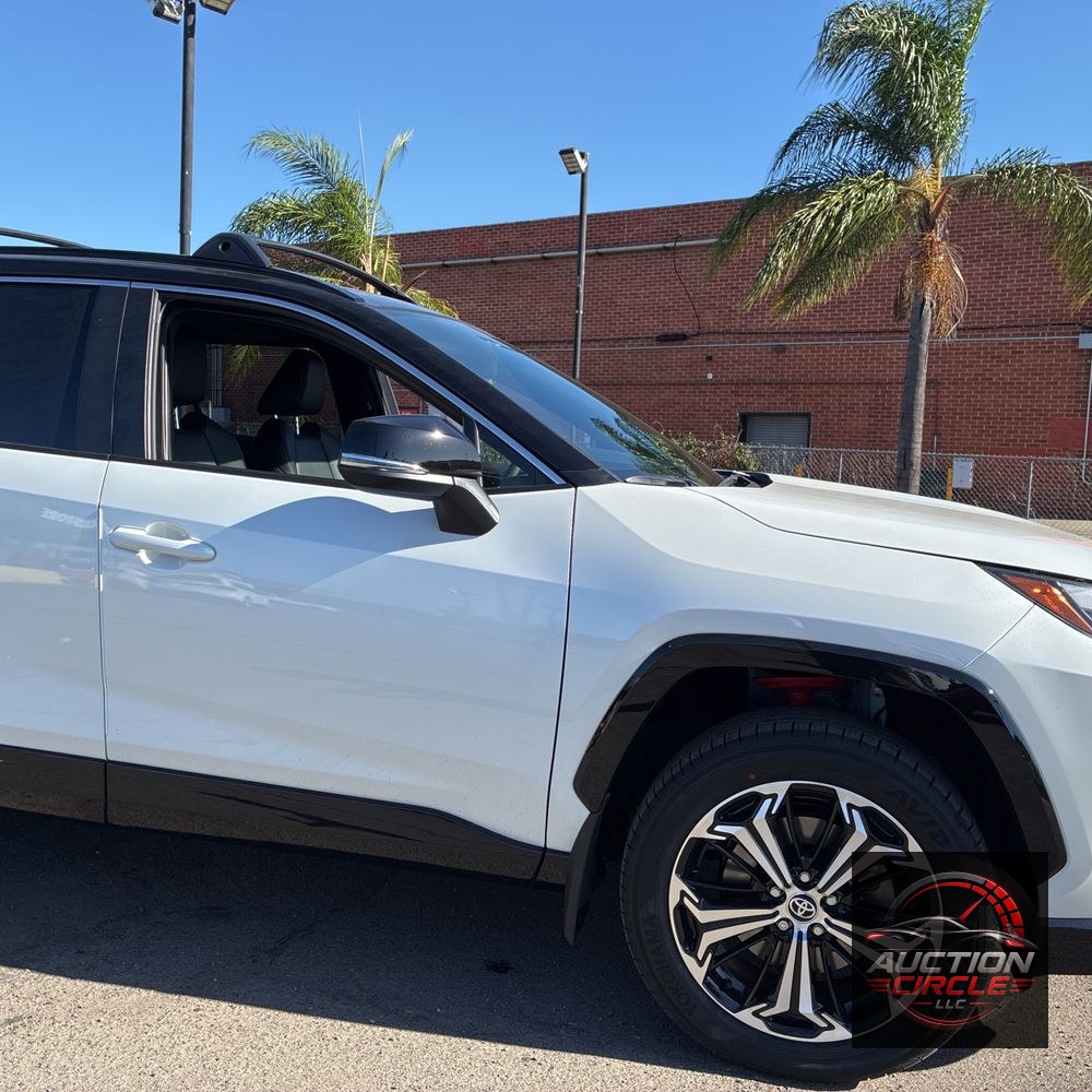 2025 Toyota RAV4 Plug-in Hybrid XSE