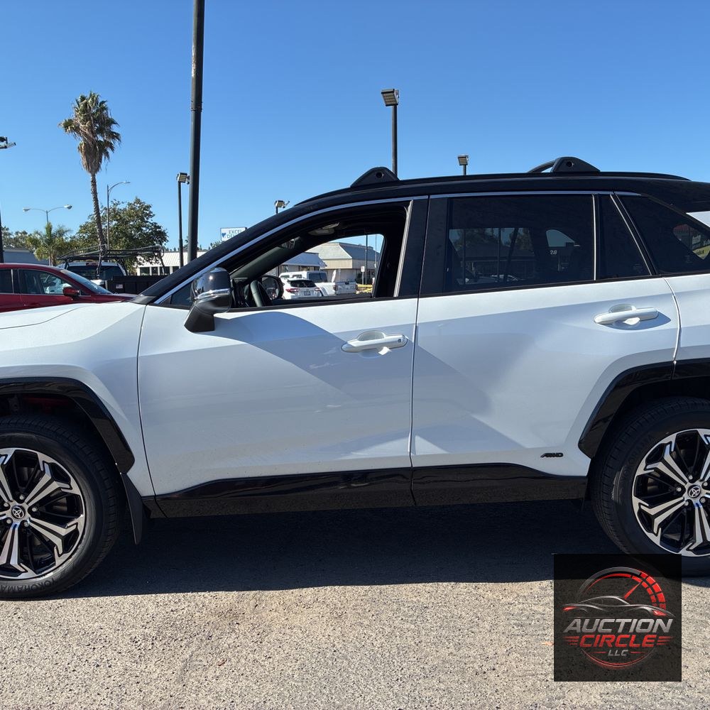 2025 Toyota RAV4 Plug-in Hybrid XSE