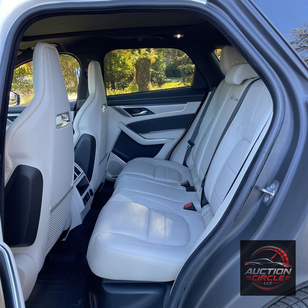 2024 Jaguar F-Pace P400 R-Dynamic S