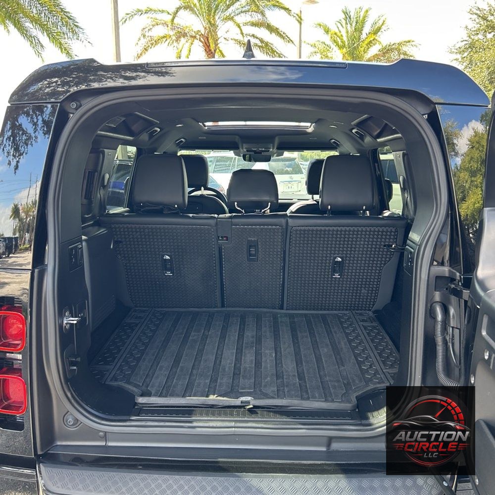 2022 Land Rover Defender 110 X-Dynamic SE