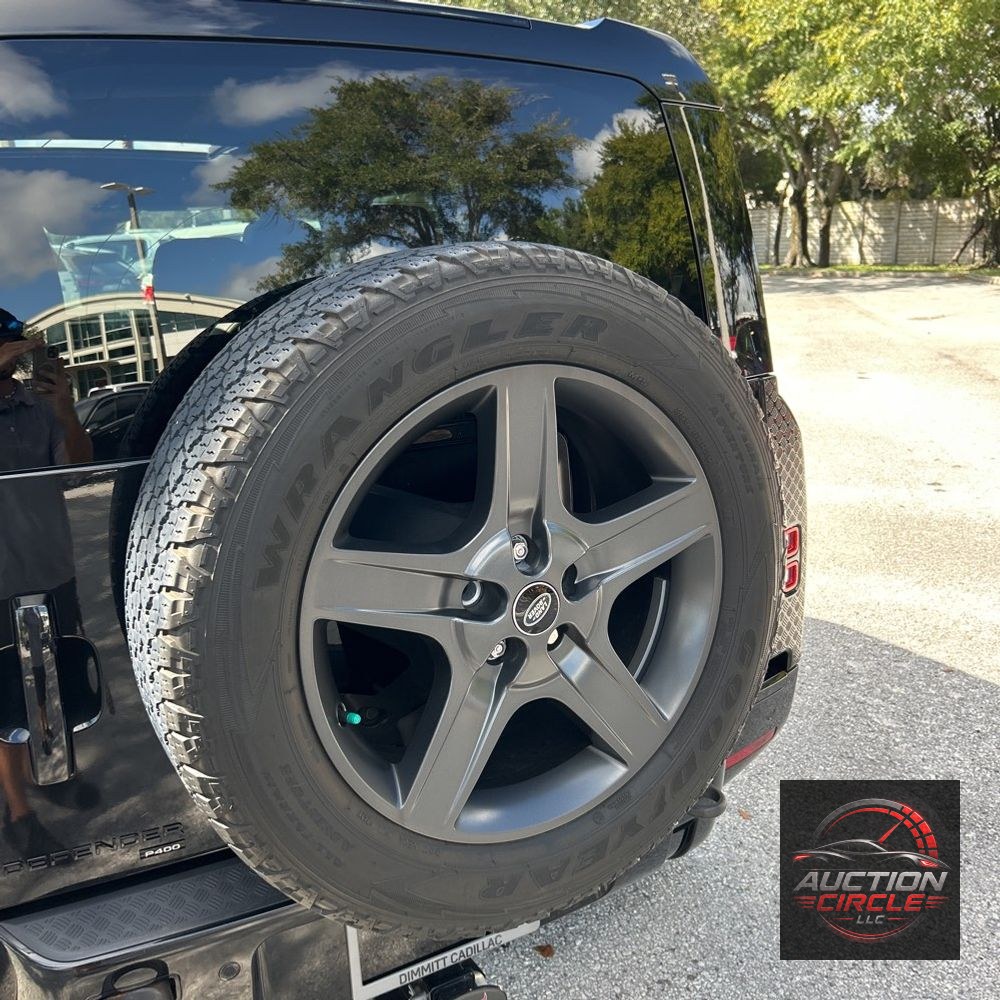 2022 Land Rover Defender 110 X-Dynamic SE