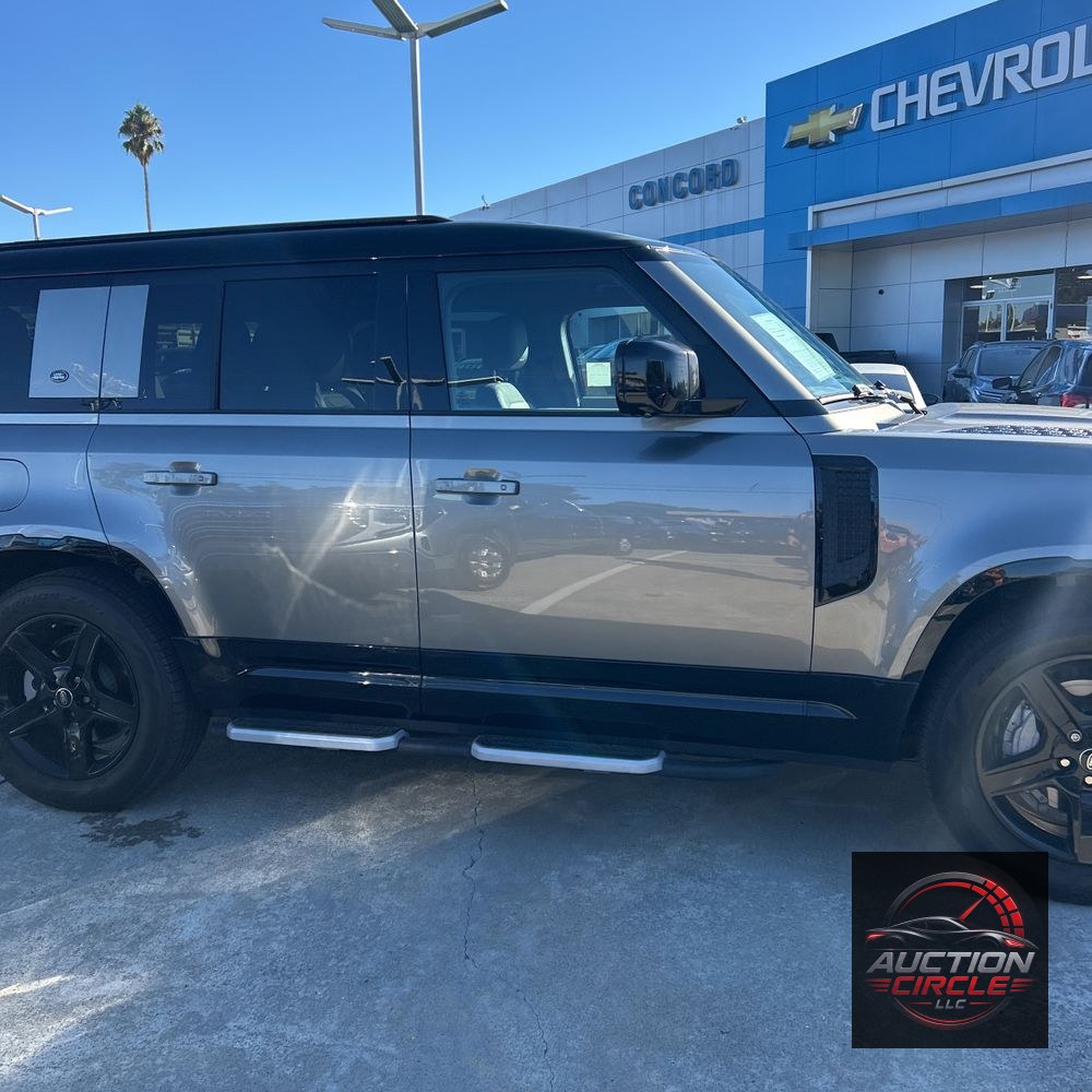 2023 Land Rover Defender 130 X-Dynamic SE