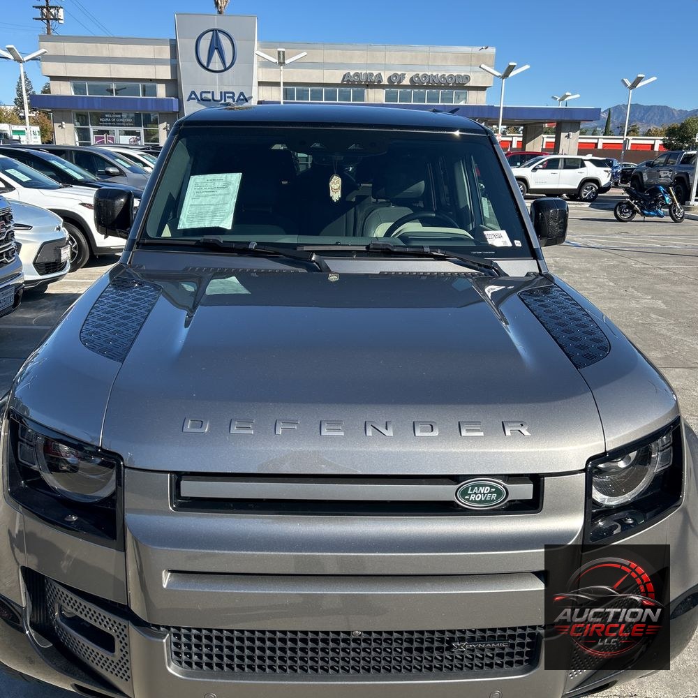 2023 Land Rover Defender 130 X-Dynamic SE