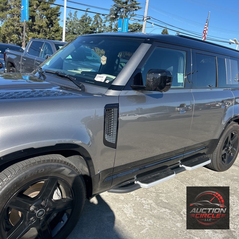 2023 Land Rover Defender 130 X-Dynamic SE