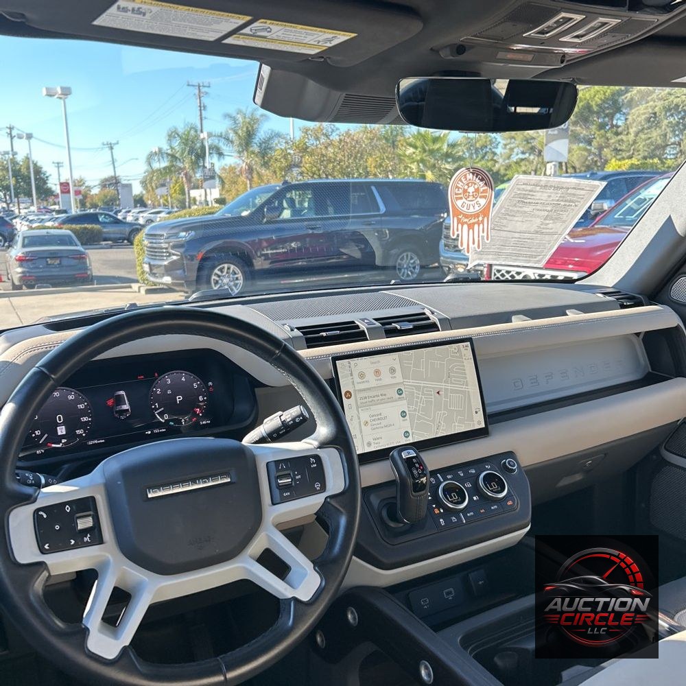 2023 Land Rover Defender 130 X-Dynamic SE