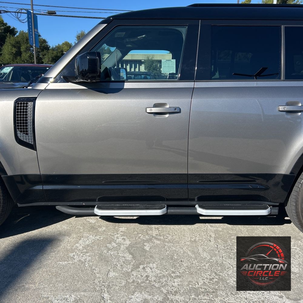 2023 Land Rover Defender 130 X-Dynamic SE