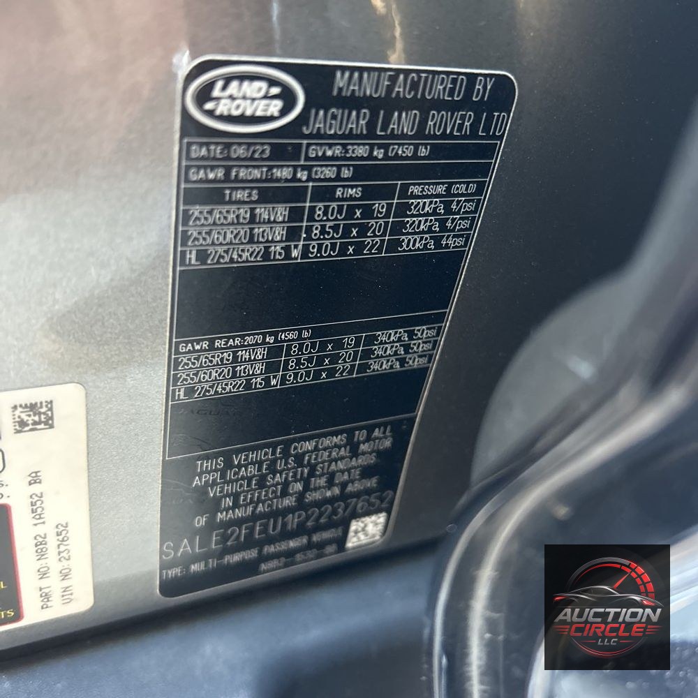 2023 Land Rover Defender 130 X-Dynamic SE