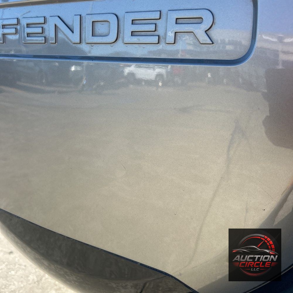2023 Land Rover Defender 130 X-Dynamic SE